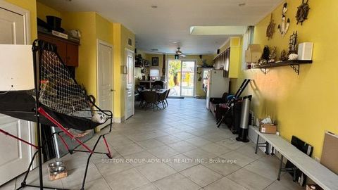 Photo 4 at 29 Mayall Avenue, CFB, Toronto