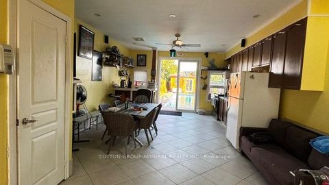 Photo 5 at 29 Mayall Avenue, CFB, Toronto