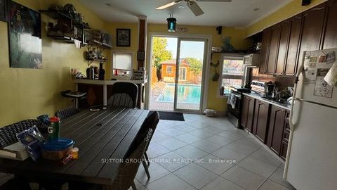 Photo 6 at 29 Mayall Avenue, CFB, Toronto