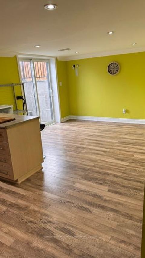 Photo 16 at 29 Mayall Avenue, CFB, Toronto