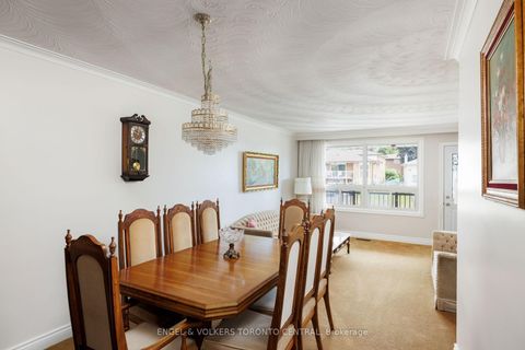 Photo 6 at 231 Shawnee Circle, Pleasant View, Toronto