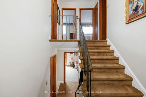 Photo 17 at 231 Shawnee Circle, Pleasant View, Toronto