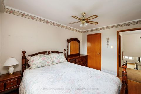 Photo 19 at 231 Shawnee Circle, Pleasant View, Toronto