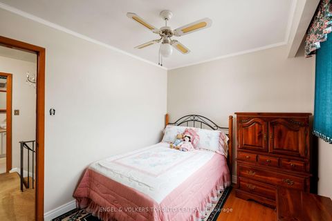 Photo 22 at 231 Shawnee Circle, Pleasant View, Toronto