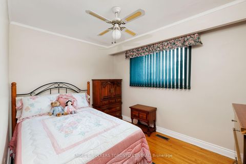 Photo 23 at 231 Shawnee Circle, Pleasant View, Toronto