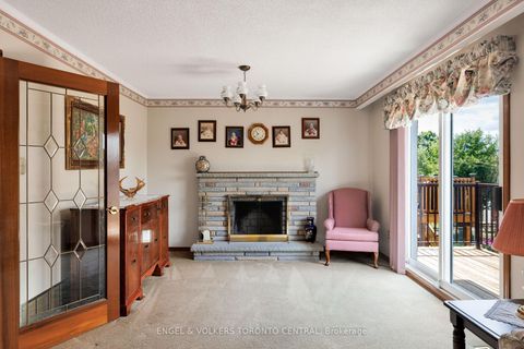Photo 28 at 231 Shawnee Circle, Pleasant View, Toronto