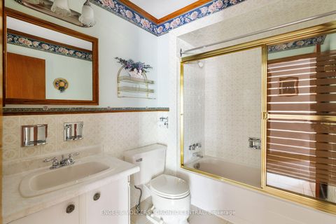 Photo 29 at 231 Shawnee Circle, Pleasant View, Toronto