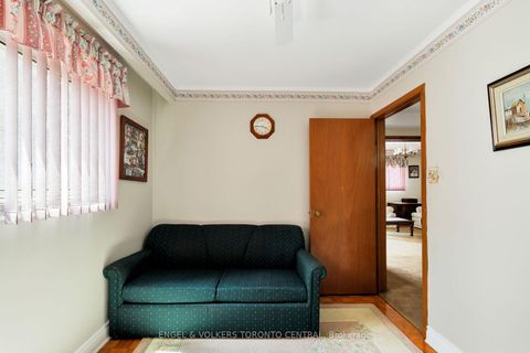 Photo 32 at 231 Shawnee Circle, Pleasant View, Toronto