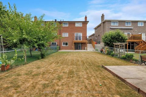 Photo 44 at 231 Shawnee Circle, Pleasant View, Toronto
