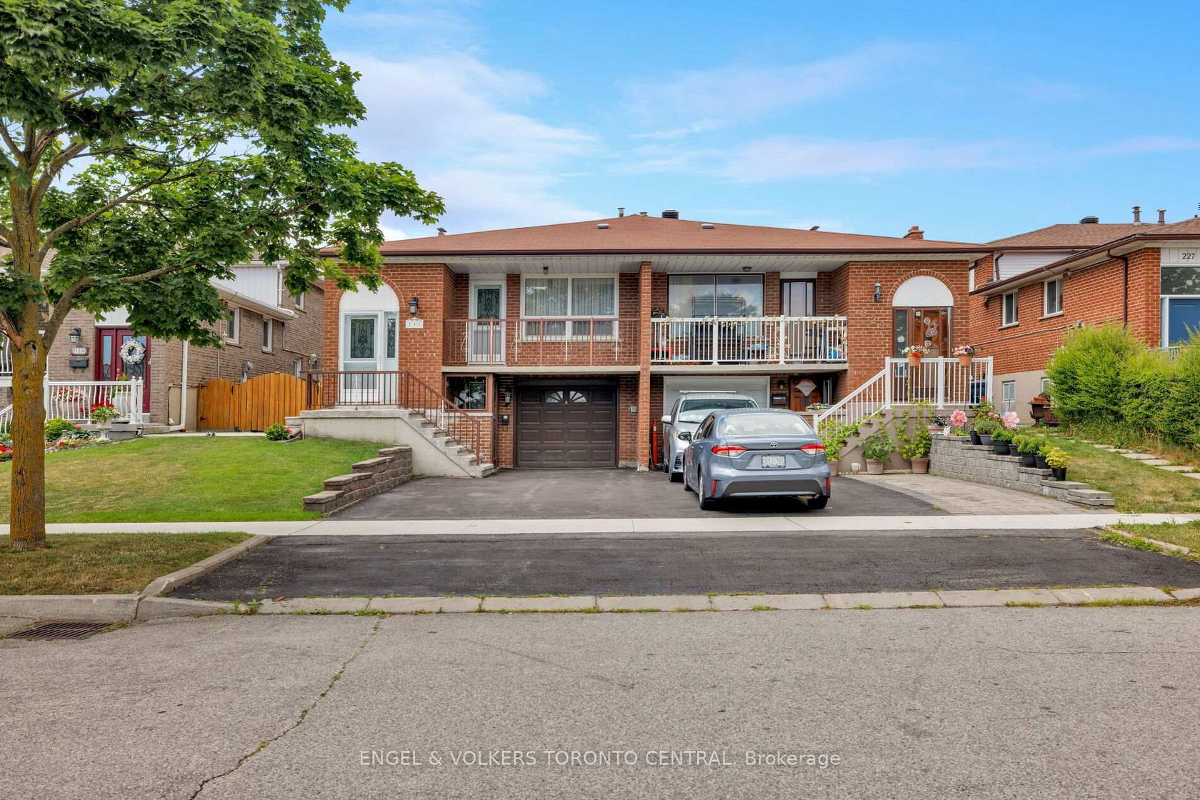 231 Shawnee Circle, Pleasant View, Toronto 