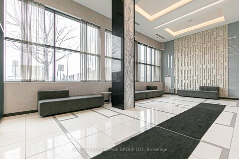 Photo 3 at 226 - 99 Eagle Rock Way, Maple, Vaughan