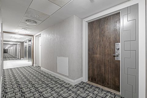 Photo 6 at 226 - 99 Eagle Rock Way, Maple, Vaughan