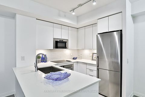 Photo 10 at 226 - 99 Eagle Rock Way, Maple, Vaughan