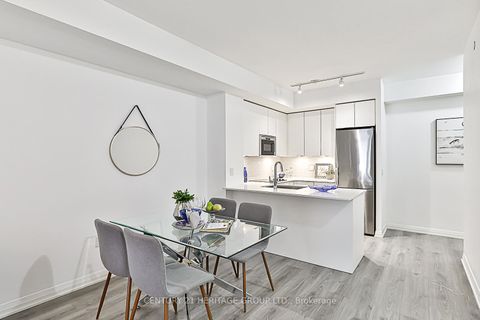Photo 15 at 226 - 99 Eagle Rock Way, Maple, Vaughan