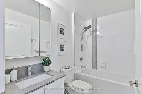 Photo 28 at 226 - 99 Eagle Rock Way, Maple, Vaughan
