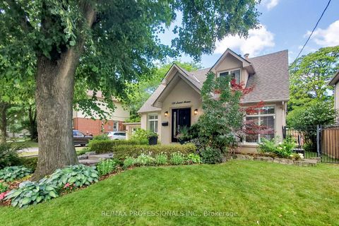 Photo 1 at 126 Laurel Avenue, City Centre West, Toronto