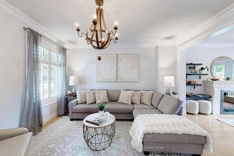 Photo 7 at 126 Laurel Avenue, City Centre West, Toronto