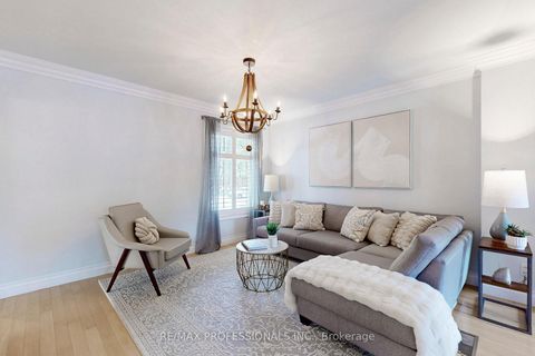 Photo 8 at 126 Laurel Avenue, City Centre West, Toronto