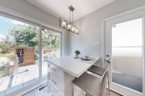 Photo 19 at 126 Laurel Avenue, City Centre West, Toronto