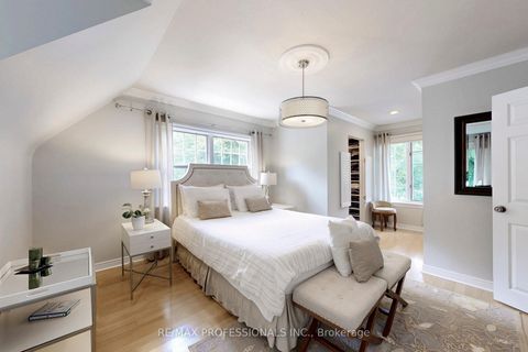 Photo 25 at 126 Laurel Avenue, City Centre West, Toronto
