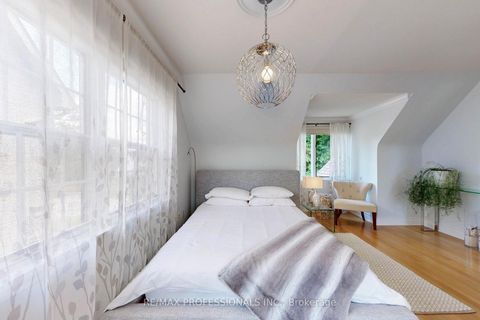 Photo 27 at 126 Laurel Avenue, City Centre West, Toronto