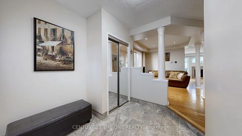 Photo 3 at 34 Long Point Drive, Oak Ridges Lake Wilcox, Richmond Hill