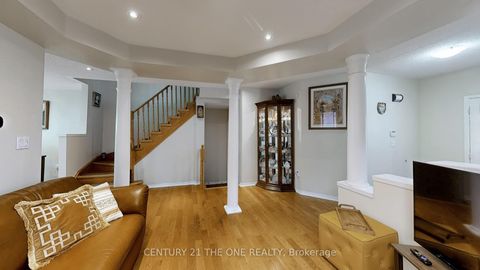 Photo 5 at 34 Long Point Drive, Oak Ridges Lake Wilcox, Richmond Hill