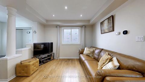 Photo 7 at 34 Long Point Drive, Oak Ridges Lake Wilcox, Richmond Hill