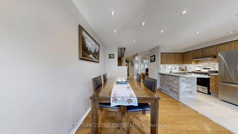 Photo 12 at 34 Long Point Drive, Oak Ridges Lake Wilcox, Richmond Hill