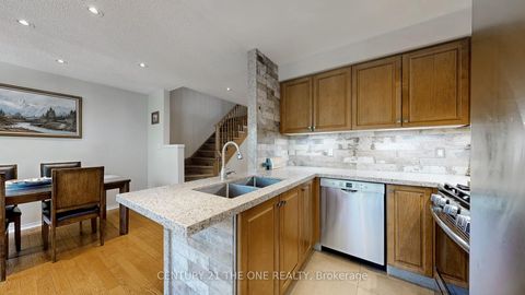 Photo 18 at 34 Long Point Drive, Oak Ridges Lake Wilcox, Richmond Hill