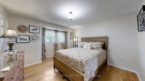 Photo 20 at 34 Long Point Drive, Oak Ridges Lake Wilcox, Richmond Hill