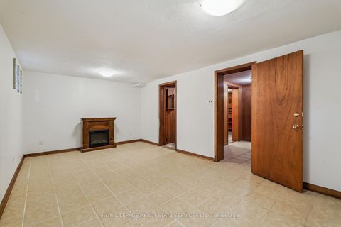 Photo 17 at 326 Lawrence Avenue W, Nortown, Toronto