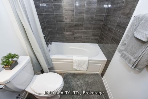 Photo 8 at 004 - 95 Dundas St W Street, GO Glenorchy, Oakville