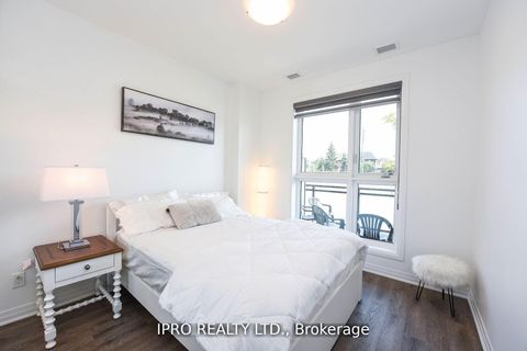Photo 12 at 004 - 95 Dundas St W Street, GO Glenorchy, Oakville
