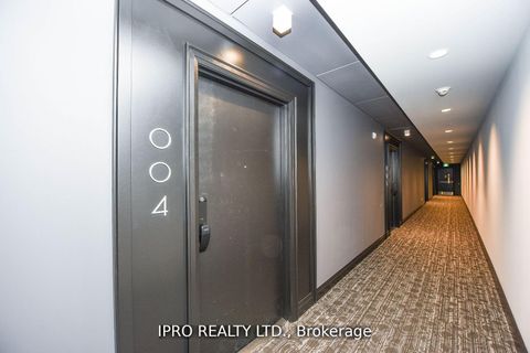 Photo 14 at 004 - 95 Dundas St W Street, GO Glenorchy, Oakville