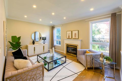 Photo 9 at 2292 Blue Oak Circle, WM Westmount, Oakville