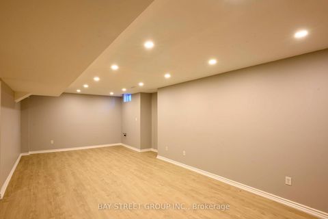 Photo 35 at 2292 Blue Oak Circle, WM Westmount, Oakville