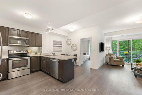 Photo 3 at 221 - 420 William Graham Drive, Rural Aurora, Aurora