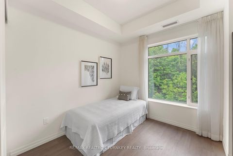 Photo 11 at 221 - 420 William Graham Drive, Rural Aurora, Aurora