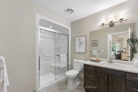 Photo 15 at 221 - 420 William Graham Drive, Rural Aurora, Aurora