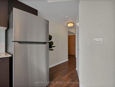 Photo 13 at 919 - 38 Joe Shuster Way, South Parkdale, Toronto