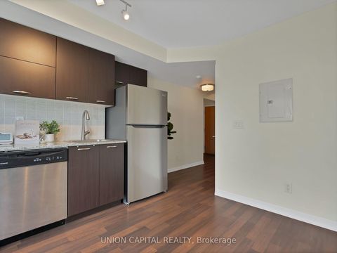 Photo 14 at 919 - 38 Joe Shuster Way, South Parkdale, Toronto