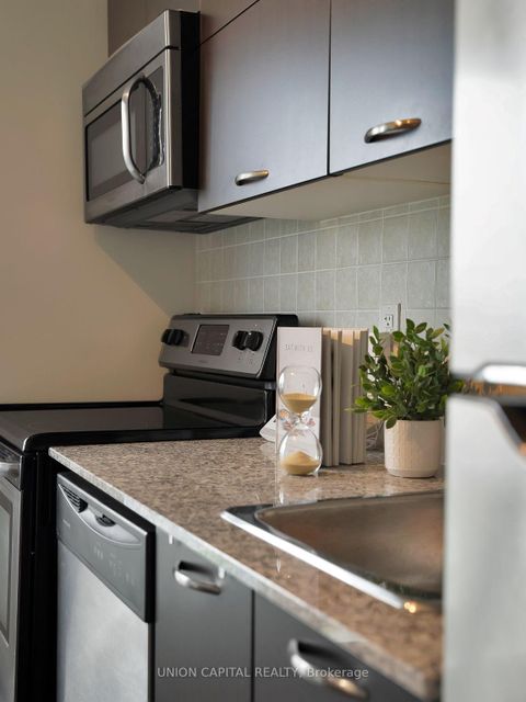 Photo 18 at 919 - 38 Joe Shuster Way, South Parkdale, Toronto