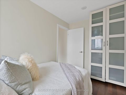 Photo 22 at 919 - 38 Joe Shuster Way, South Parkdale, Toronto