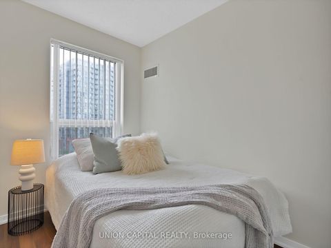 Photo 25 at 919 - 38 Joe Shuster Way, South Parkdale, Toronto
