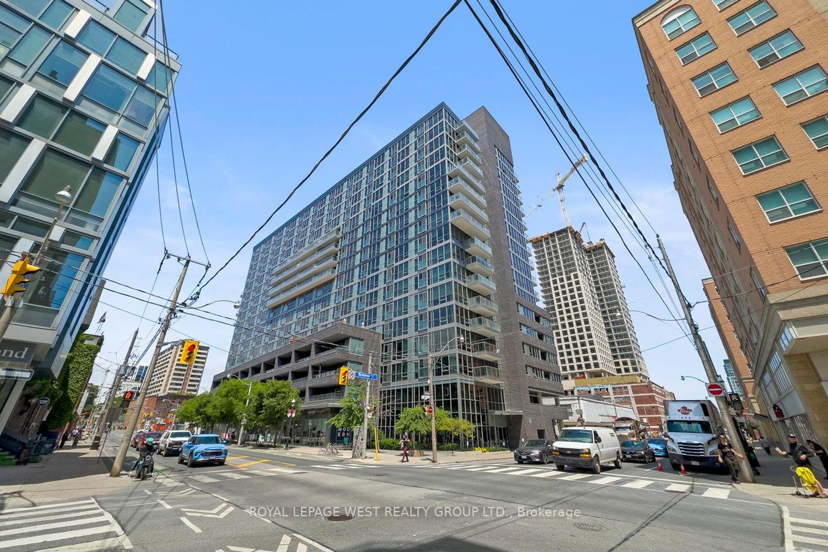 201 - 320 Richmond Street E, Moss Park, Toronto by Loree Meneguzzi Real Estate 201 - 320 Richmond Street E, Moss Park, Toronto