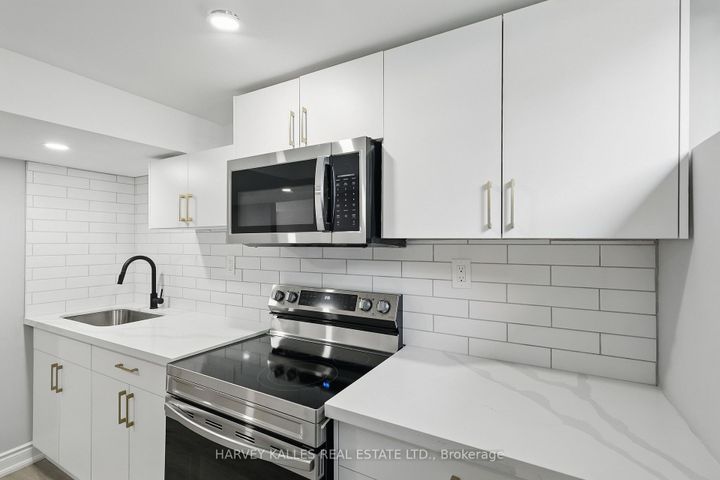 Photo 29 at 1 Vanity Court, Donalda, Toronto
