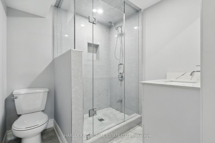 Photo 31 at 1 Vanity Court, Donalda, Toronto