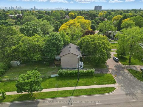 Photo 39 at 1 Vanity Court, Donalda, Toronto