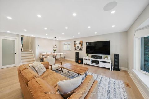 Photo 4 at 89 Devins Drive, Aurora Heights, Aurora